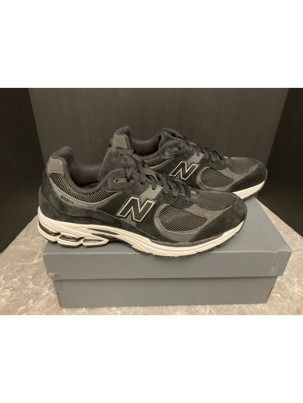 New! Men New Balance 2002R Black/Black Athletic Shoes. Size 13D. Awesome Shoes!